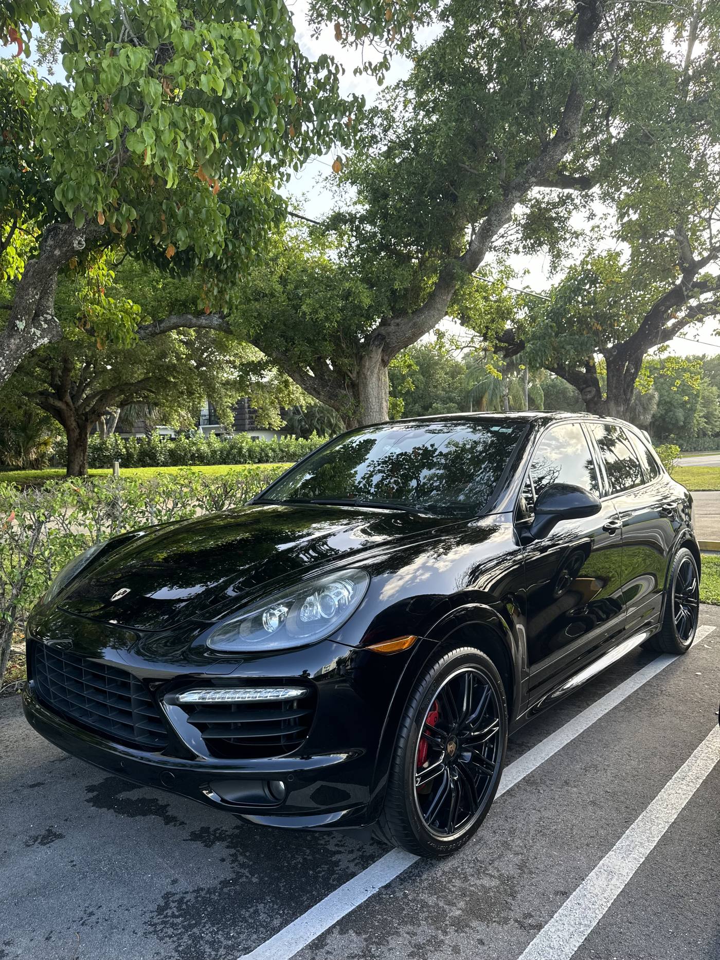 Black Porsche Cayenne after full mobile detail